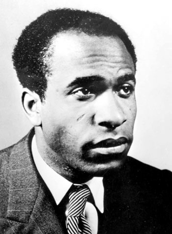 Frantz Fanon, photo © Éditions du Seuil, D.R. Paris, vers 1952